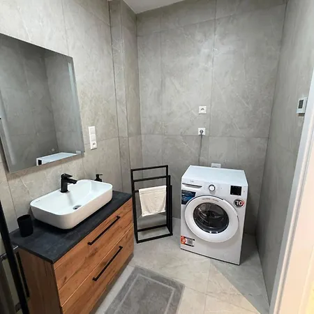 Moderne Zariadeny S Terasou 아파트